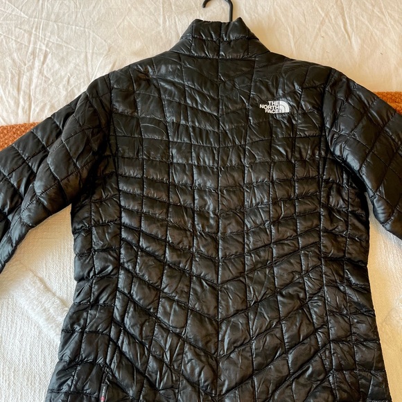 North Face puffer jacket - Picture 3 of 3